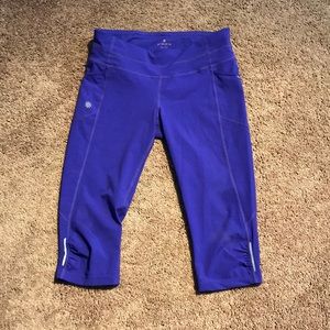 Athleta Capri with side pockets